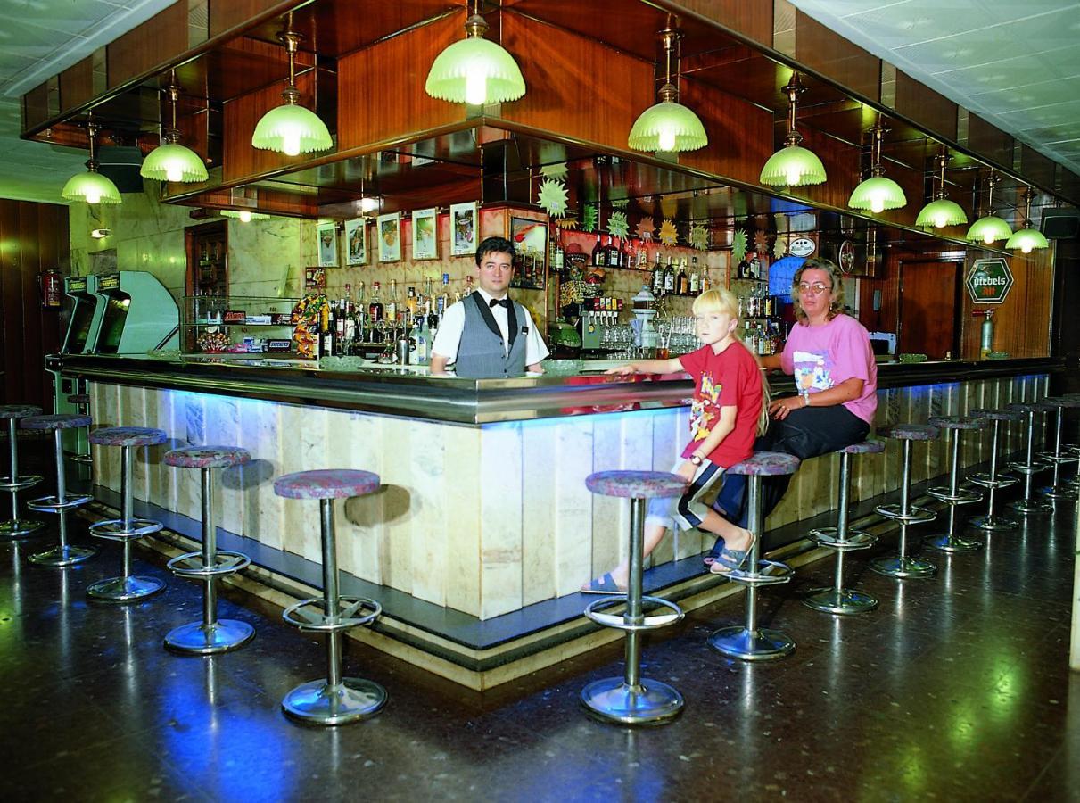 Hotel Continental カレーリャ エクステリア 写真