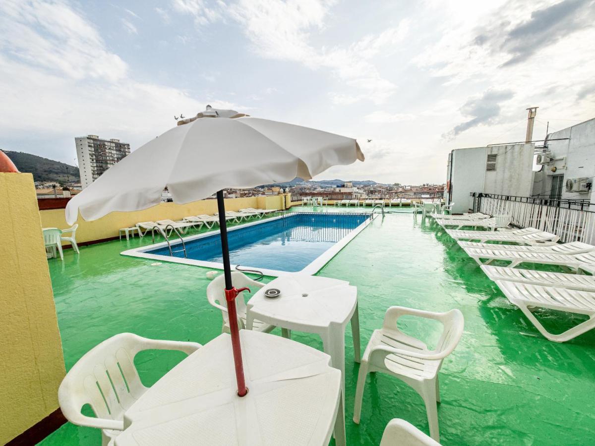 Hotel Continental カレーリャ エクステリア 写真